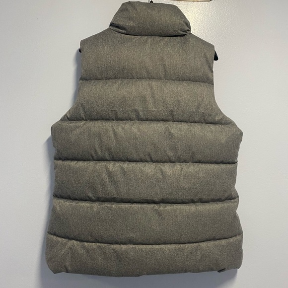 NWOT Old Navy full zip vest men’s size medium. - Picture 6 of 9